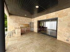 Pont-Audemer - Maison plain-pied - 5 chambres - 150 m2 - terrain 960 m2 - Cuisine équipée Chabert - Poêle à granulés - Terrasse + cuisine d’été