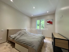 Pont-Audemer - Maison plain-pied - 5 chambres - 150 m2 - terrain 960 m2 - Cuisine équipée Chabert - Poêle à granulés - Terrasse + cuisine d’été