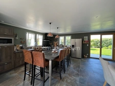 PROXIMITÉ HONFLEUR - 230 m2 - 7 pièces - 4 CHAMBRES - DOUBLE GARAGE - JARDIN 2500 M2 - BUREAU - TERRASSE - PISCINE - LUMINEUX 