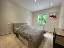 Pont-Audemer - Maison plain-pied - 5 chambres - 150 m2 - terrain 960 m2 - Cuisine équipée Chabert - Poêle à granulés - Terrasse + cuisine d’été