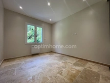 Pont-Audemer - Maison plain-pied - 5 chambres - 150 m2 - terrain 960 m2 - Cuisine équipée Chabert - Poêle à granulés - Terrasse + cuisine d’été