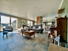 PROXIMITÉ HONFLEUR - 230 m2 - 7 pièces - 4 CHAMBRES - DOUBLE GARAGE - JARDIN 2500 M2 - BUREAU - TERRASSE - PISCINE - LUMINEUX 