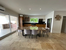 Pont-Audemer - Maison plain-pied - 5 chambres - 150 m2 - terrain 960 m2 - Cuisine équipée Chabert - Poêle à granulés - Terrasse + cuisine d’été