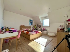 PROXIMITÉ HONFLEUR - 230 m2 - 7 pièces - 4 CHAMBRES - DOUBLE GARAGE - JARDIN 2500 M2 - BUREAU - TERRASSE - PISCINE - LUMINEUX 