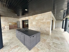 Pont-Audemer - Maison plain-pied - 5 chambres - 150 m2 - terrain 960 m2 - Cuisine équipée Chabert - Poêle à granulés - Terrasse + cuisine d’été