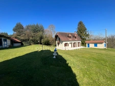 Maison à vendre 4 pièces - 97 m2 - 2351 m2 terrain - terrain constructible -  annee 1978 - 3 chambres 