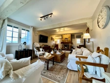 À 5 minutes de Honfleur – Propriété de 130 m² avec 4 chambres, garage, sous-sol et appartement indépendant sur un terrain de 2 115 m²