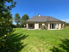 Fatouville-Grestain - Proximité Honfleur - Plain-pied - 2 chambres - Garage - Terrain 2000 m² - Maison 96 m² - Environnement calme - Maison évolutive - Terrasse couverte