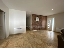 Pont-Audemer - Maison plain-pied - 5 chambres - 150 m2 - terrain 960 m2 - Cuisine équipée Chabert - Poêle à granulés - Terrasse + cuisine d’été