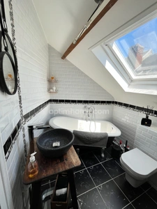 Charmant Appartement de 2 Pièces au Cœur de Honfleur - 43 M2 - une chambre - vendu semi meublé - hauteur sous plafond