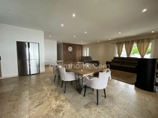 Pont-Audemer - Maison plain-pied - 5 chambres - 150 m2 - terrain 960 m2 - Cuisine équipée Chabert - Poêle à granulés - Terrasse + cuisine d’été