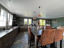 PROXIMITÉ HONFLEUR - 230 m2 - 7 pièces - 4 CHAMBRES - DOUBLE GARAGE - JARDIN 2500 M2 - BUREAU - TERRASSE - PISCINE - LUMINEUX 