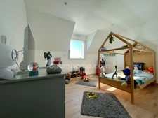 PROXIMITÉ HONFLEUR - 230 m2 - 7 pièces - 4 CHAMBRES - DOUBLE GARAGE - JARDIN 2500 M2 - BUREAU - TERRASSE - PISCINE - LUMINEUX 
