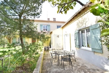 LE PRADET – LES OURSINIÈRES | Propriété 320 m² – 5 logements indépendants – Terrain 3 048 m² – Proche mer
