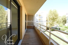 HYÈRES CENTRE-VILLE –  T2 DE 49 M² AVEC TERRASSE – ASCENSEUR 83400
