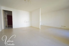 HYÈRES CENTRE-VILLE –  T2 DE 49 M² AVEC TERRASSE – ASCENSEUR 83400