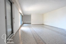 À vendre – Appartement T3 98 m² avec terrasse et 2 garages – Port d’Hyères 83400