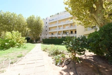 HYÈRES CENTRE-VILLE –  T2 DE 49 M² AVEC TERRASSE – ASCENSEUR 83400