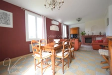 LE PRADET – LES OURSINIÈRES | Propriété 320 m² – 5 logements indépendants – Terrain 3 048 m² – Proche mer