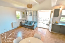 Hyères Plage– Esprit mazet à 5 min de la plage ! Vue dégagée et charme absolu T3/T4 Appartement Duplex lumineux
