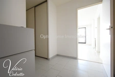 HYÈRES CENTRE-VILLE –  T2 DE 49 M² AVEC TERRASSE – ASCENSEUR 83400