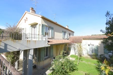 LE PRADET – LES OURSINIÈRES | Propriété 320 m² – 5 logements indépendants – Terrain 3 048 m² – Proche mer