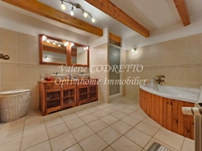 Maison de ville spacieuse au cœur de la Provence avec 130 m² et un joli terrain de 428 m² LA ROQUEBRUSSANNE 