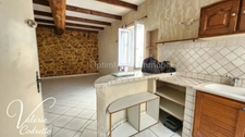 À vendre maison de village 6 pièces SOLLIES TOUCAS (83) Idéal investisseur comprenant 2 appartements et 1 atelier 