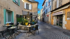 SOLLIES-TOUCAS (83210) – MAISON DE VILLAGE – T3 SPACIEUX + LOGEMENT INDÉPENDANT +  ESPACE BUREAU – CENTRE DU VILLAGE 83210