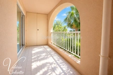 À vendre – Appartement T3 98 m² avec terrasse et 2 garages – Port d’Hyères 83400