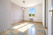 LE PRADET  83220 – LES OURSINIÈRES – Appartement T5 en rez-de-jardin de villa, terrain 420 m² et dépendances