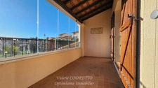 Charmant appartement en duplex 3 pièces à Carqueiranne avec terrasse spacieuse