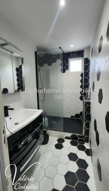 Vente Appartement T3 Hyères (83400) – Entièrement Rénové – Vue Dégagée, Parking & Cave