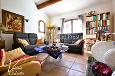 À vendre – Superbe villa traditionnelle de 164 m² avec piscine à débordement sur 4 520 m² de terrain paysager – Néoules (Var)