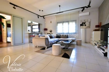 À vendre – Grande villa familiale 185 m² habitable avec piscine sur terrain plat de 1 996 m² – La Crau, La Moutonne (83)