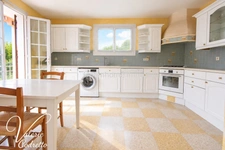 Villa 4 chambres à vendre à La Garde (83) – Jardin, garage et combles aménagés 