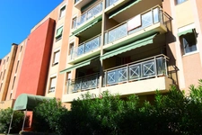 À vendre – Appartement T2 orienté sud-est dans résidence services "Les Sérianes" à Hyères