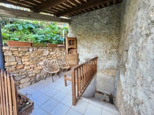 Maison de ville spacieuse au cœur de la Provence avec 130 m² et un joli terrain de 428 m² LA ROQUEBRUSSANNE 