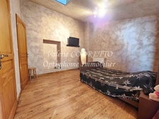 Maison de ville spacieuse au cœur de la Provence avec 130 m² et un joli terrain de 428 m² LA ROQUEBRUSSANNE 