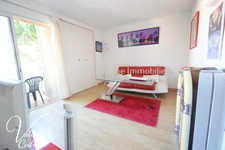 Viager occupé – Appartement T2 avec parking et balcons au port de HYERES 83400
