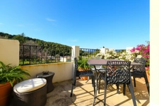 LE PRADET – LES OURSINIÈRES | Propriété 320 m² – 5 logements indépendants – Terrain 3 048 m² – Proche mer