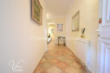 Villa 170 m² avec deux logements indépendants, garage et jardin au cœur de Hyères 83400 