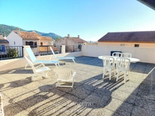 Charmant appartement en duplex 3 pièces à Carqueiranne avec terrasse spacieuse