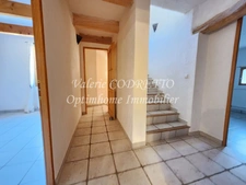 Maison de ville spacieuse au cœur de la Provence avec 130 m² et un joli terrain de 428 m² LA ROQUEBRUSSANNE 