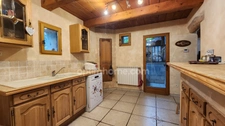 Maison de ville spacieuse au cœur de la Provence avec 130 m² et un joli terrain de 428 m² LA ROQUEBRUSSANNE 