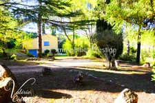 À vendre villa à Salernes (83) de  200 m² hab avec un terrain de 11 000 m²