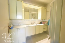 Appartement T3  dernier étage avec vue mer à Hyères  – Deux terrasses, parking et cave 83400