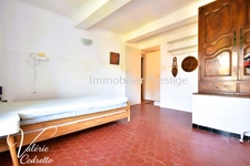 À vendre villa à Salernes (83) de  200 m² hab avec un terrain de 11 000 m²