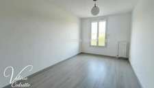 Vente Appartement T3 Hyères (83400) – Entièrement Rénové – Vue Dégagée, Parking & Cave
