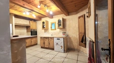 Maison de ville spacieuse au cœur de la Provence avec 130 m² et un joli terrain de 428 m² LA ROQUEBRUSSANNE 